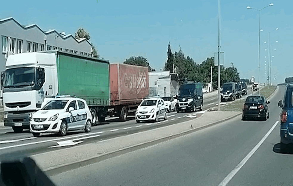 Vozila na naplatnoj stanici Novi Sad jug čekaju pola sata 